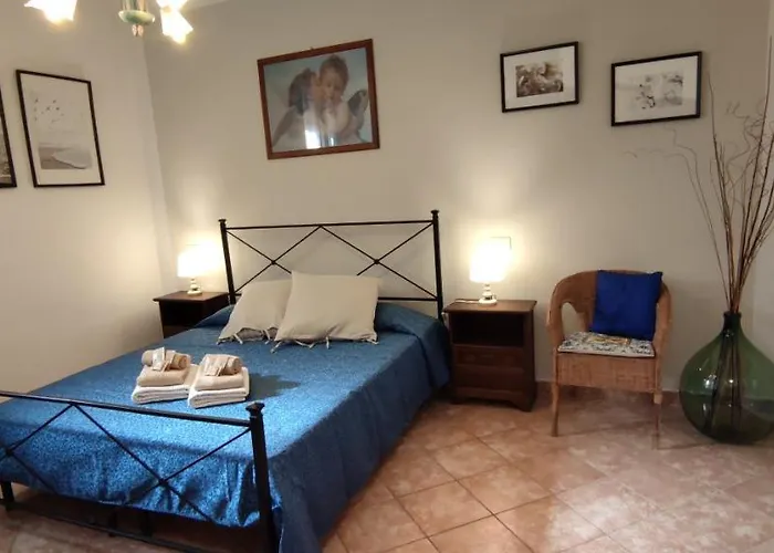 Angela 3* לבנטו